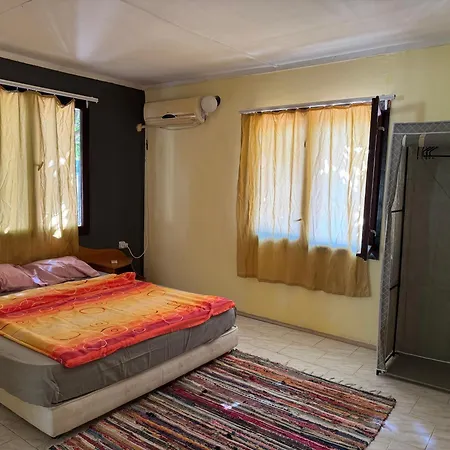 морска база венера مكان تخييم